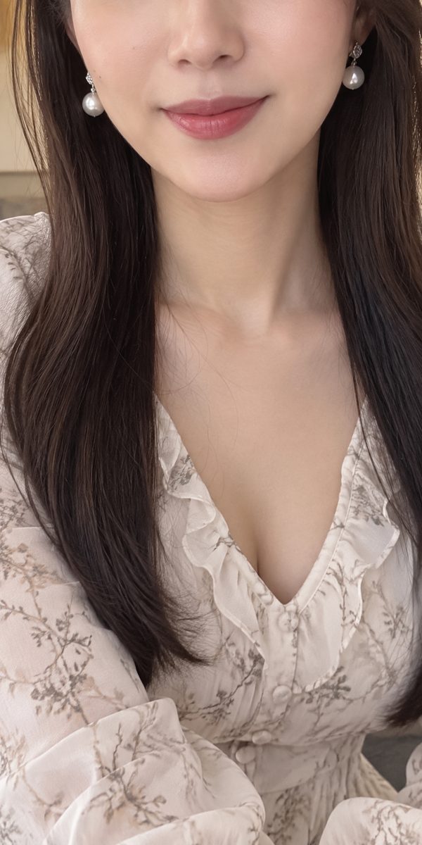 ほほえむ女性